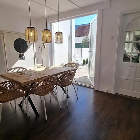 Apartment House 3 Bedrooms In The Old Village Centre At Sea