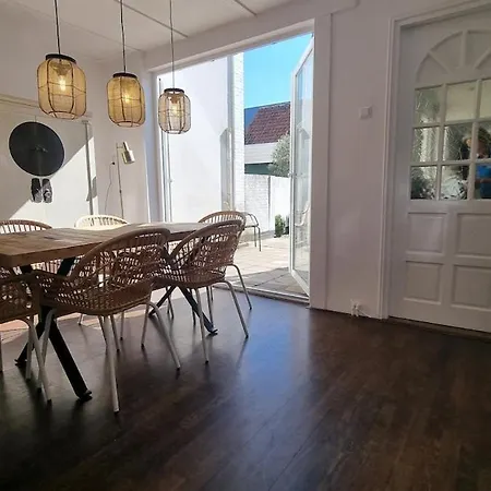 Apartment House 3 Bedrooms In The Old Village Centre At Sea *